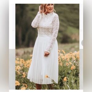 Ivy City Co Arabella White Lace Pleated Midi Dress Size S